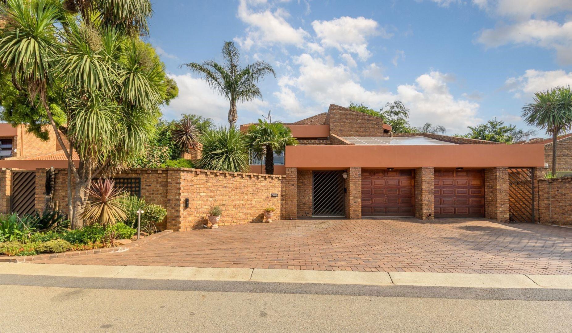 3 Bedroom House for sale in Lakefield P24113816207