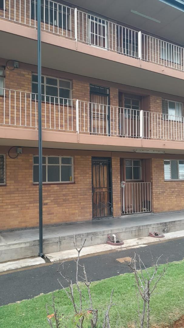 Crown Gardens Property Apartments / flats to rent in Crown Gardens