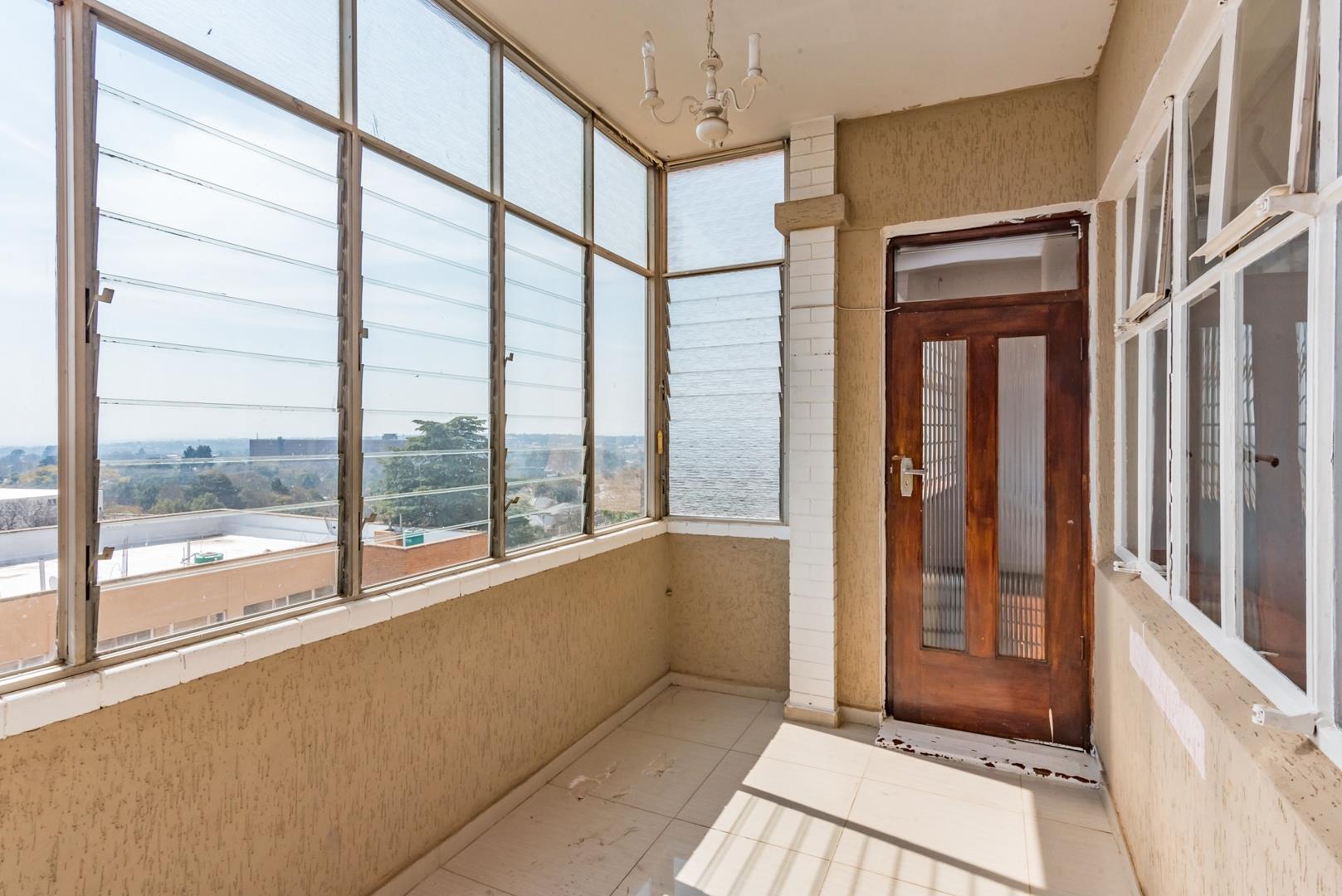 2 Bedroom Apartment / flat for sale in Houghton Estate P24113818601