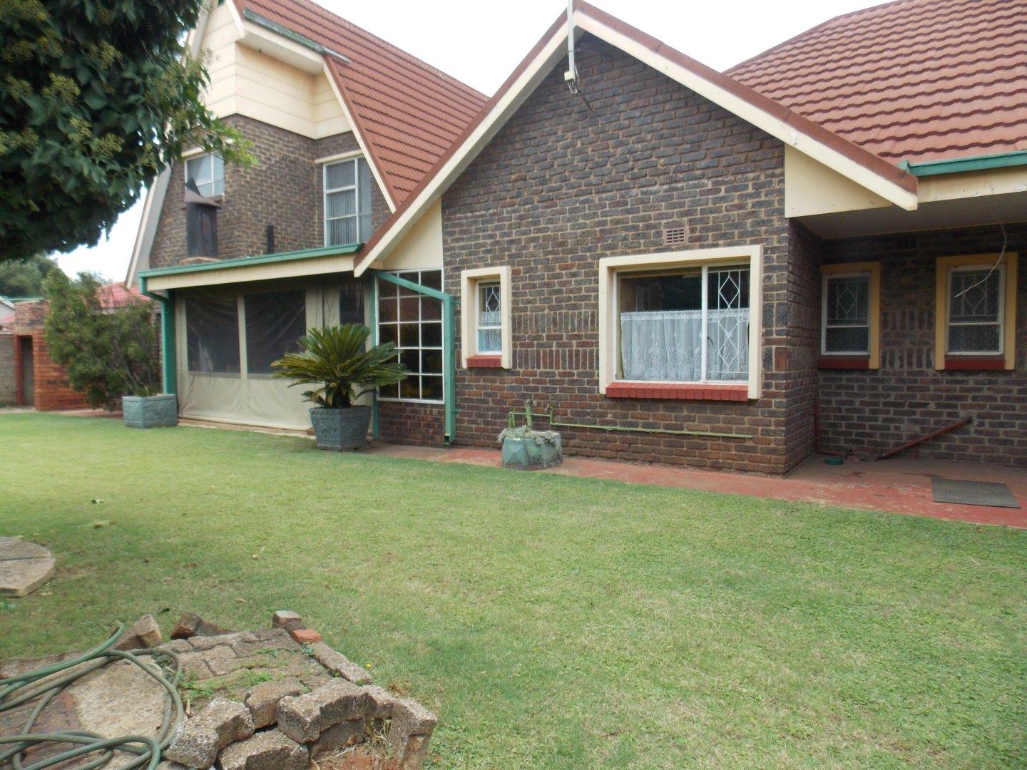 3 Bedroom House for sale in Risiville P24113819058