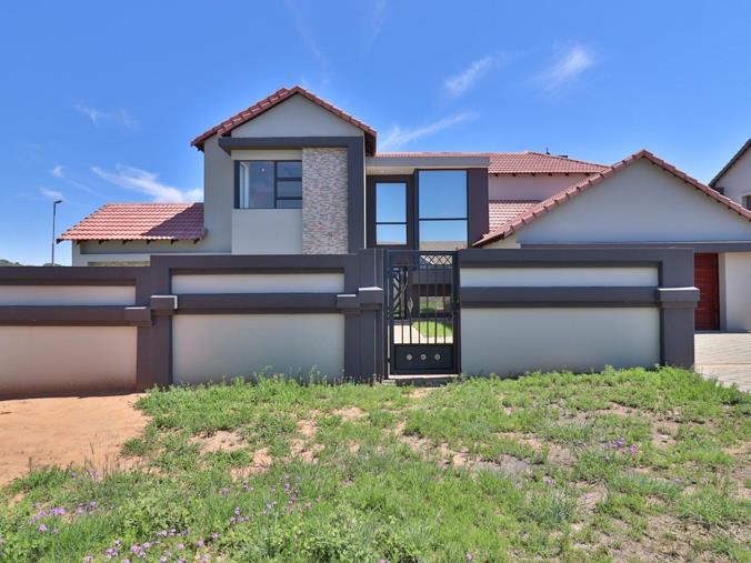 4 Bedroom House for Sale in Somerton Estate