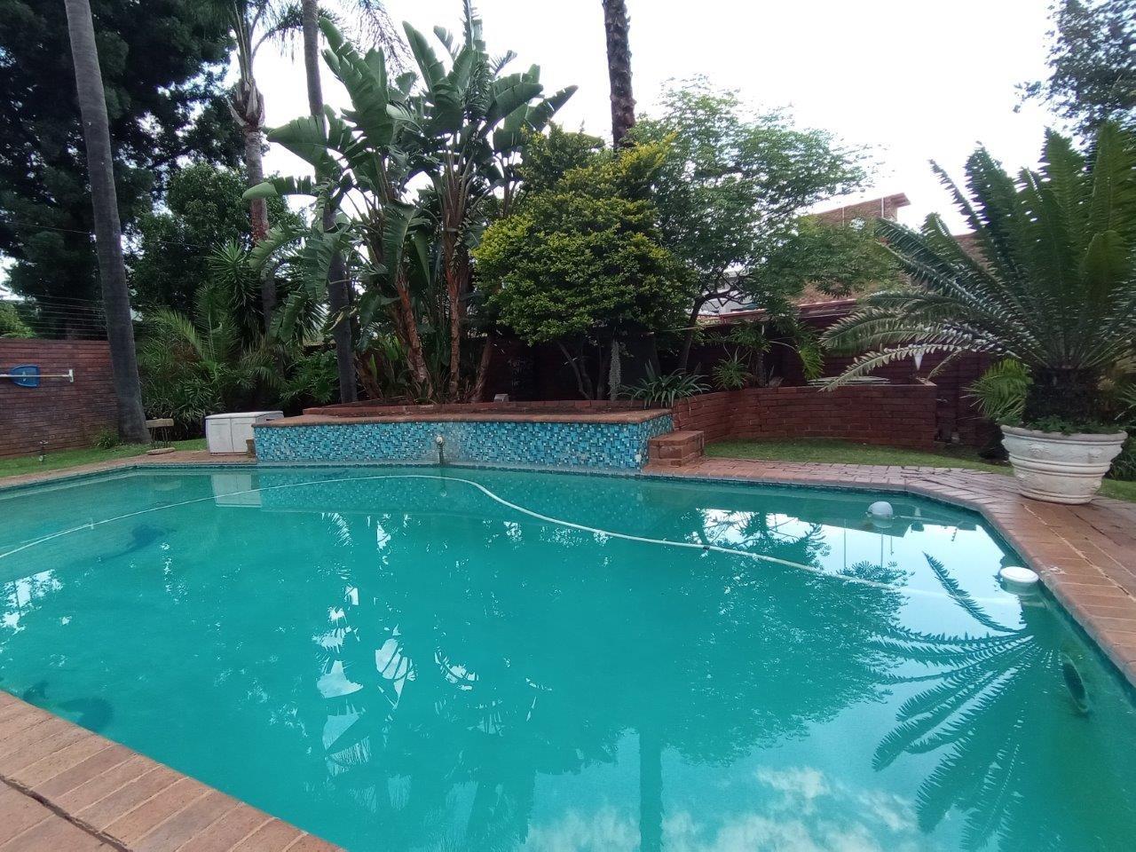 Menlo Park Property Property and houses to rent in Menlo Park