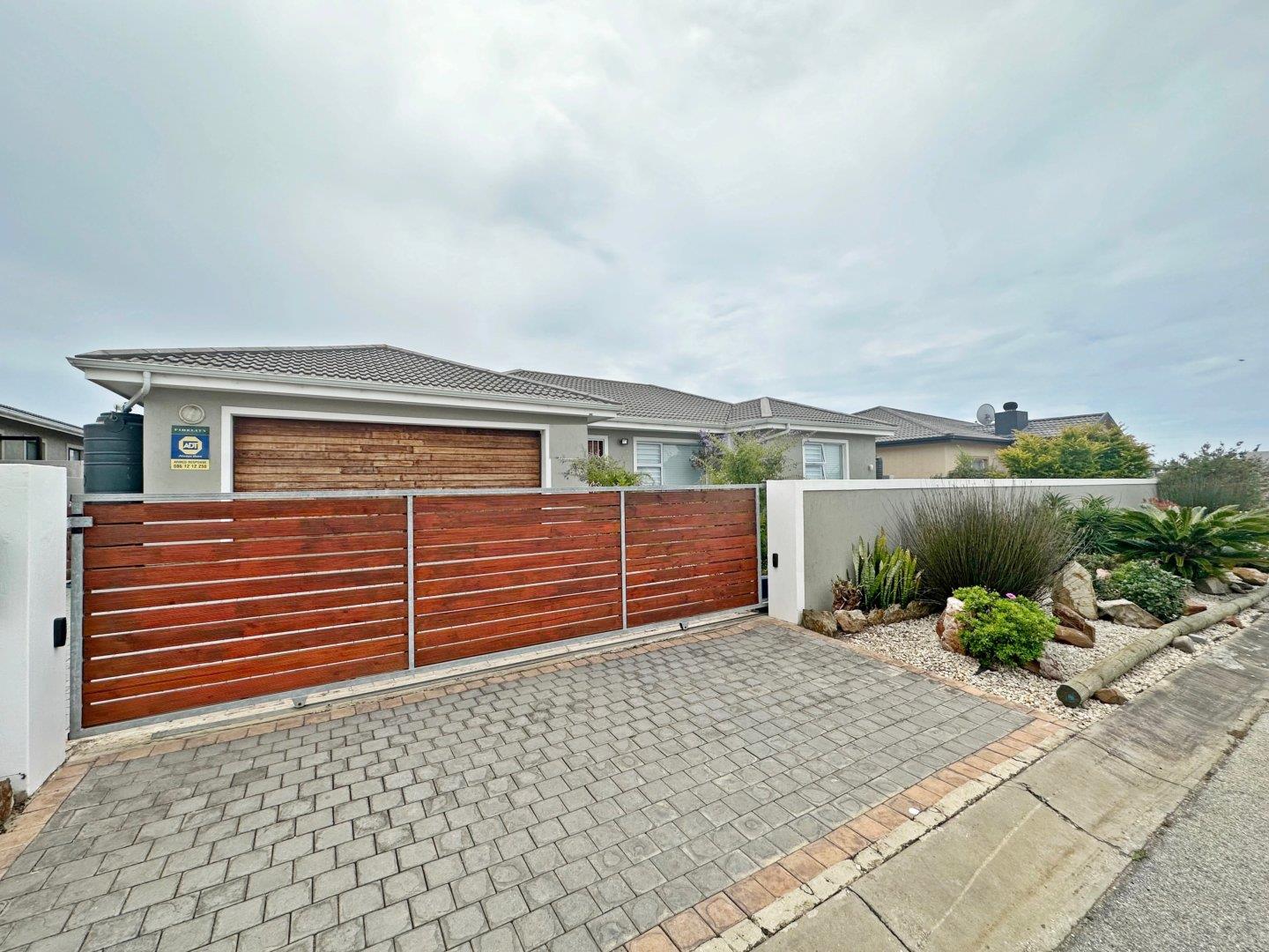 3 Bedroom House for sale in Fountains Estate P24113820076