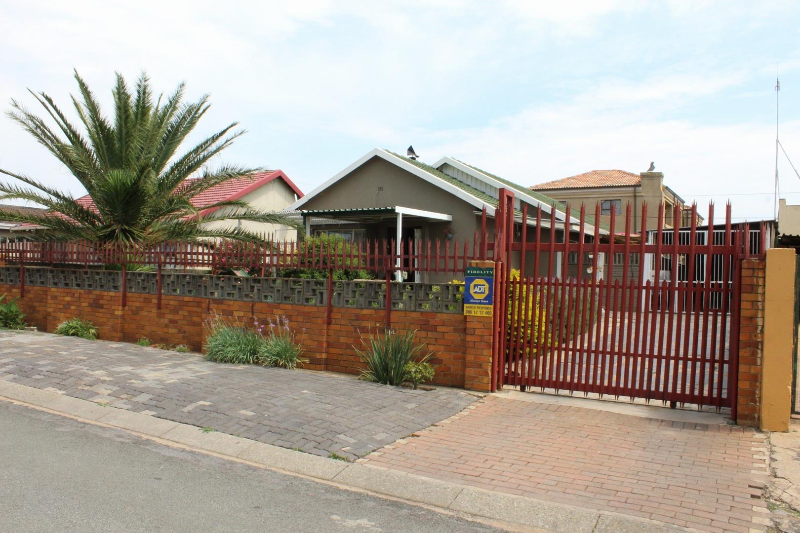 Riverlea, Johannesburg Property Property and houses for sale in Riverlea, Johannesburg