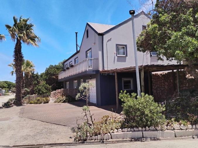 4 Bedroom House for Sale in Bluewater Bay