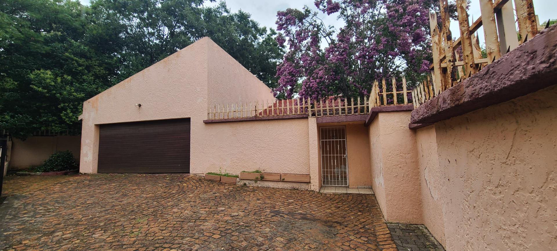 4 Bedroom House for sale in Edenvale Central P24113821351