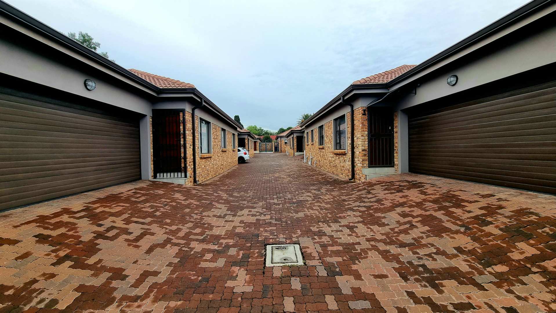 3 Bedroom Townhouse for sale in New Redruth P24113821376