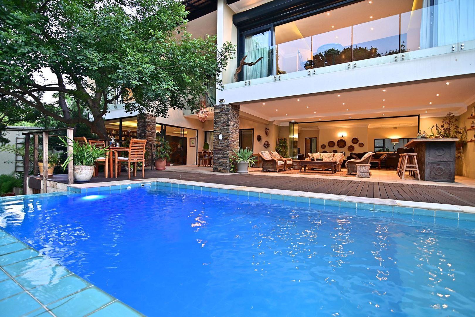 4 Bedroom House for sale in Sandhurst P24113822032