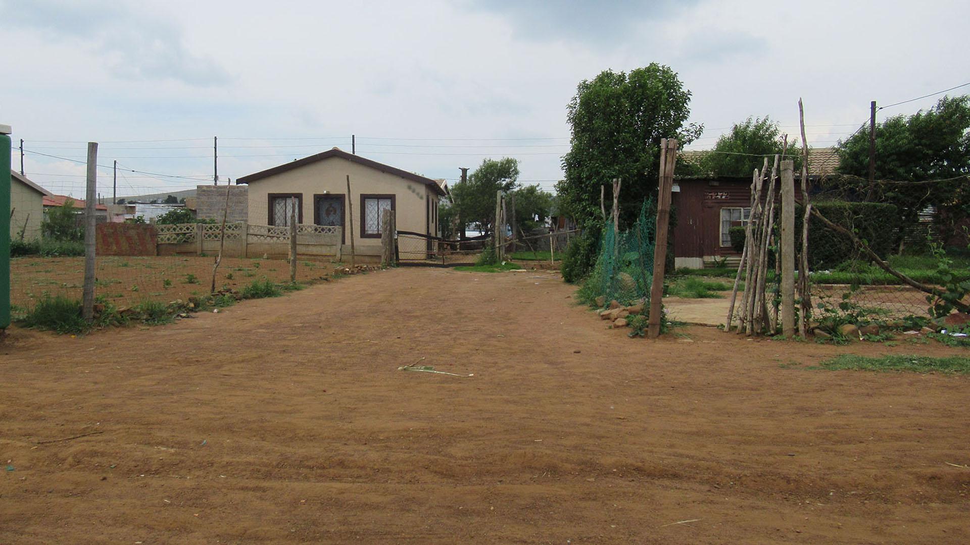 2 Bedroom House for sale in Kanana P24113822064