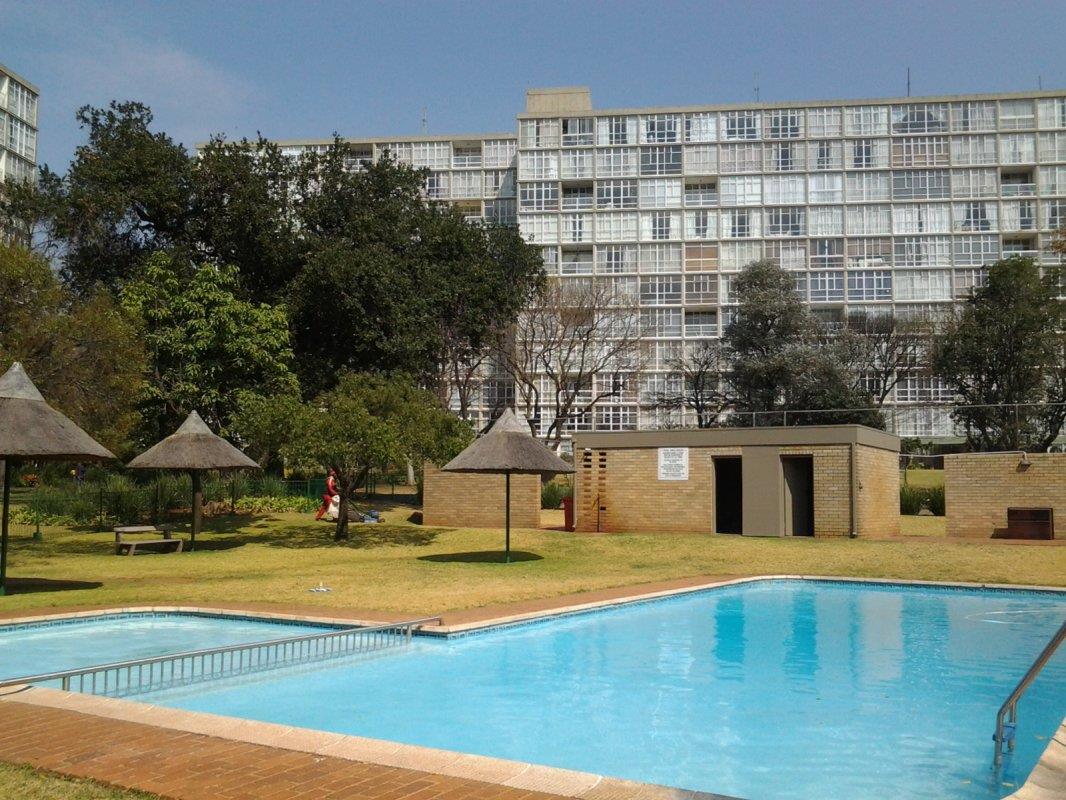2 Bedroom Apartment / flat for sale in Bedfordview 1100 Glendower