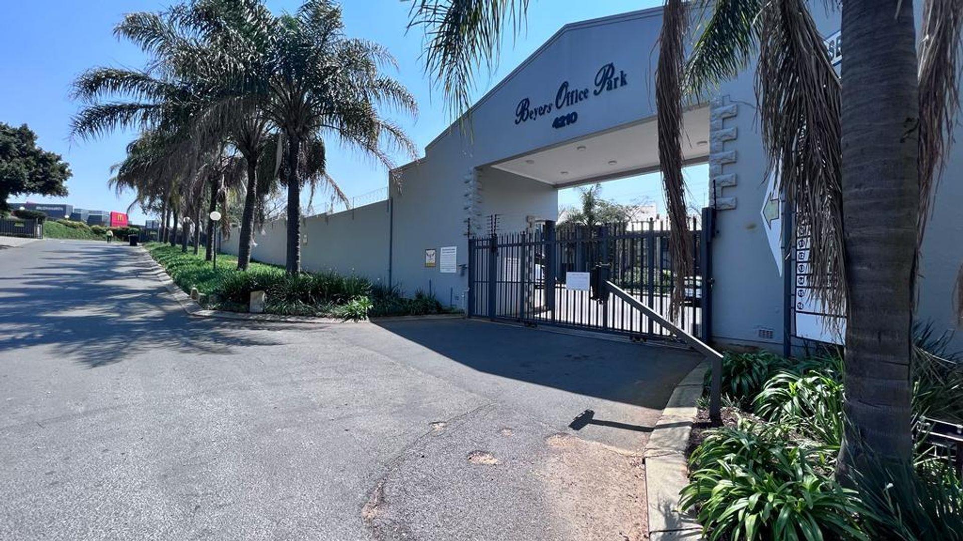 Commercial property to rent in Randpark Ridge Unit 10 Beyers Office