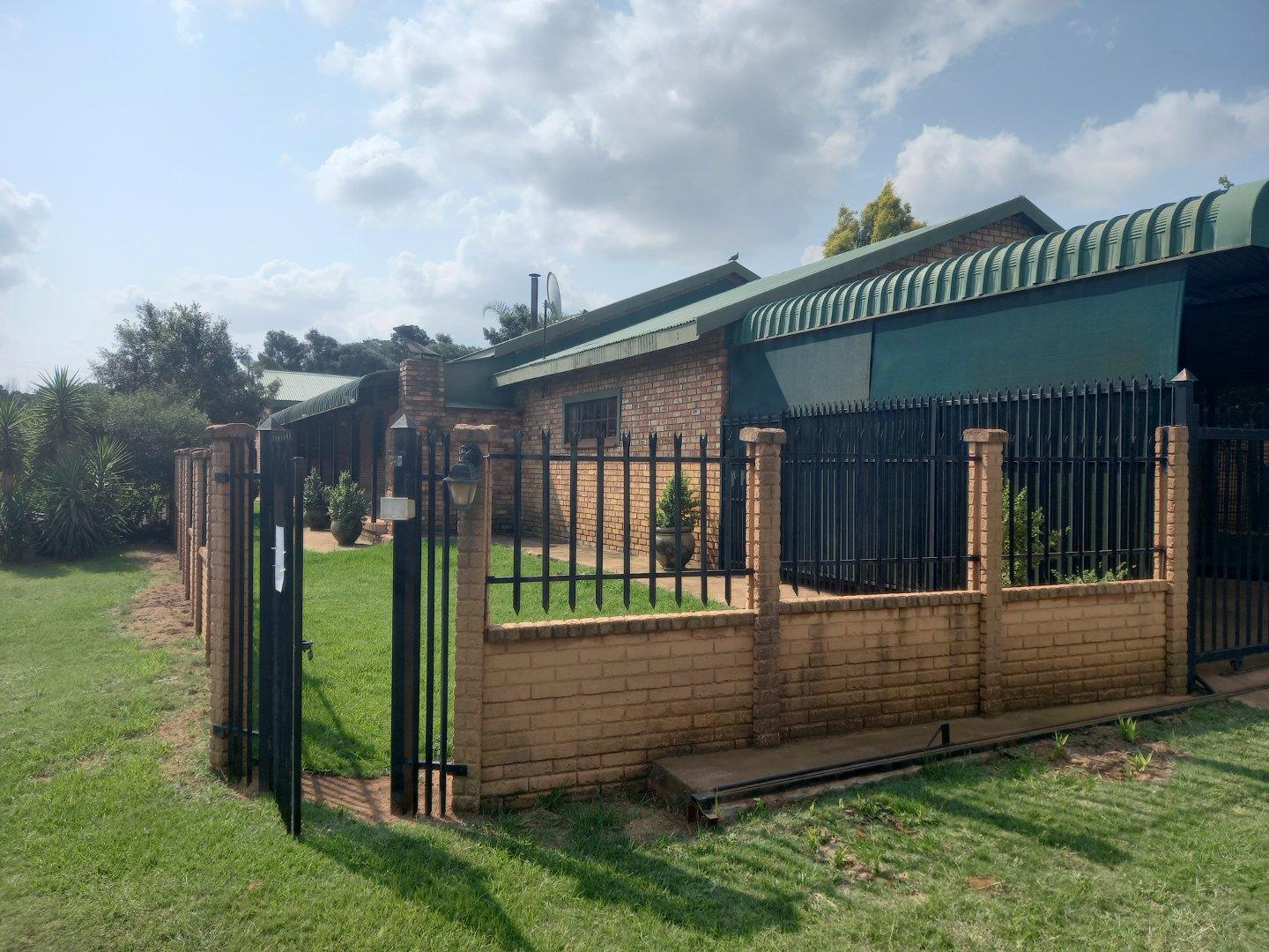 4 Bedroom House for sale in Rayton 62 Patryssingel Kleinfontein P24