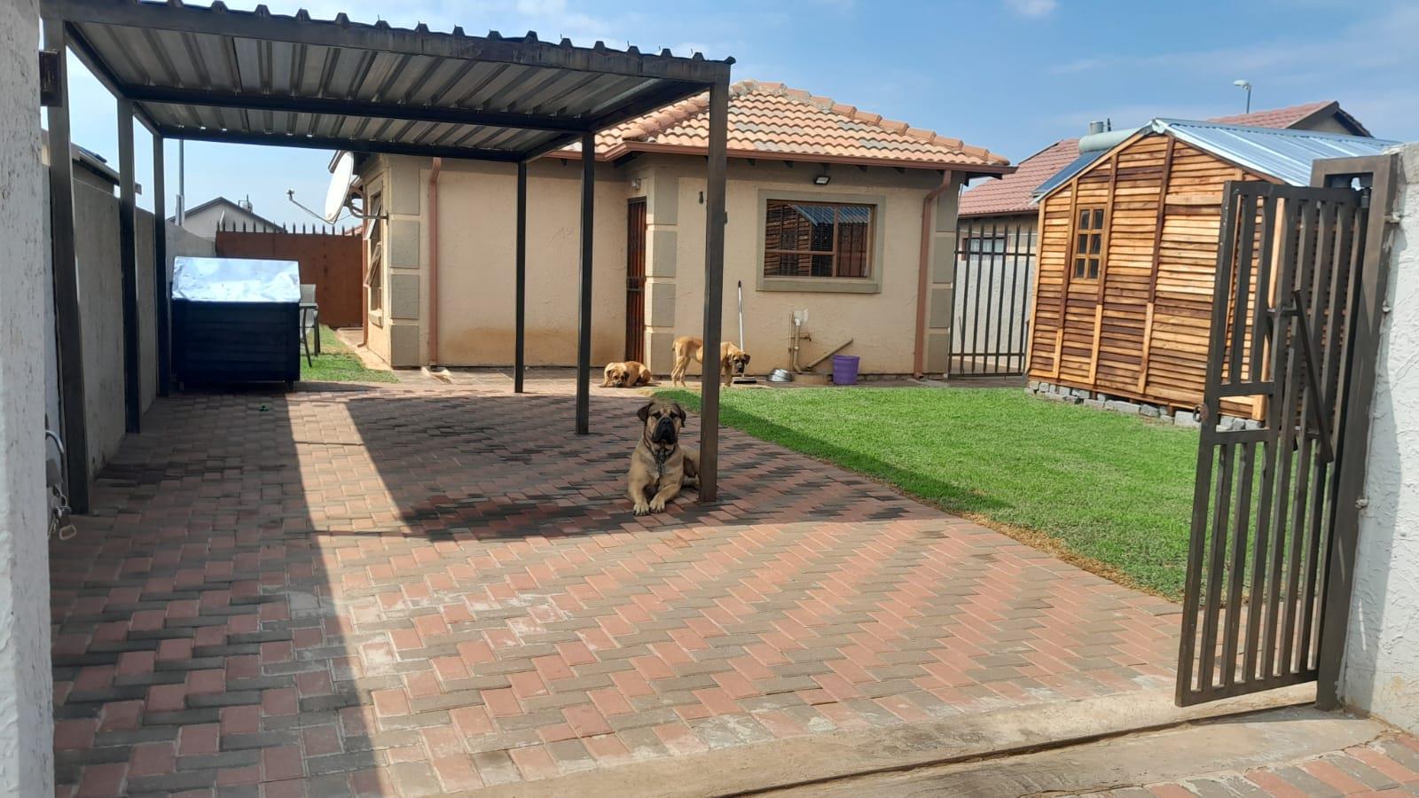 3 Bedroom House for sale in Modderbee P24113824617