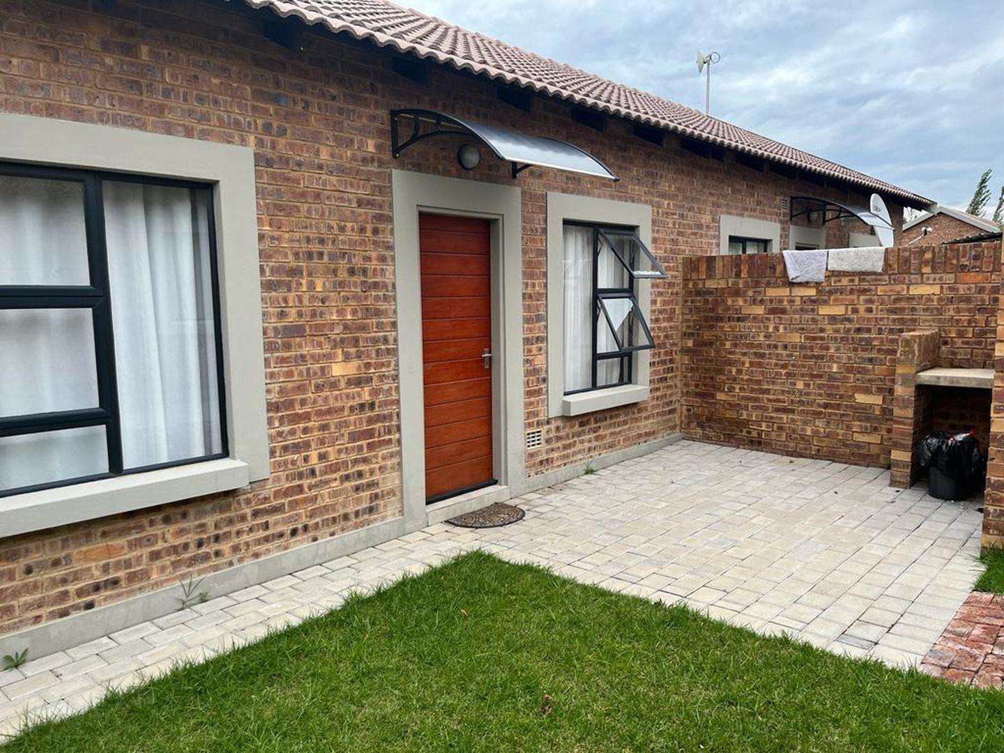 3 Bedroom Townhouse for sale in Terra Nova P24113825107