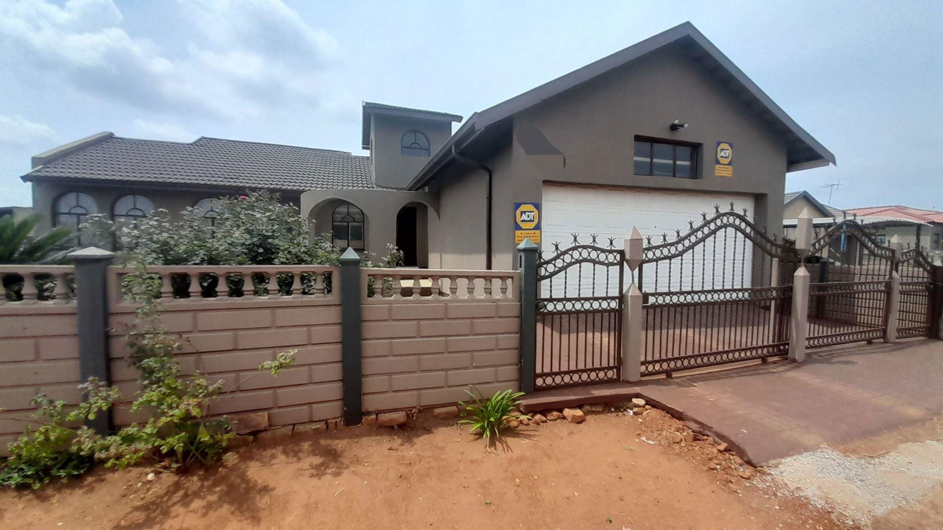 3 Bedroom House for sale in Sebokeng Zone 6 P24113825197