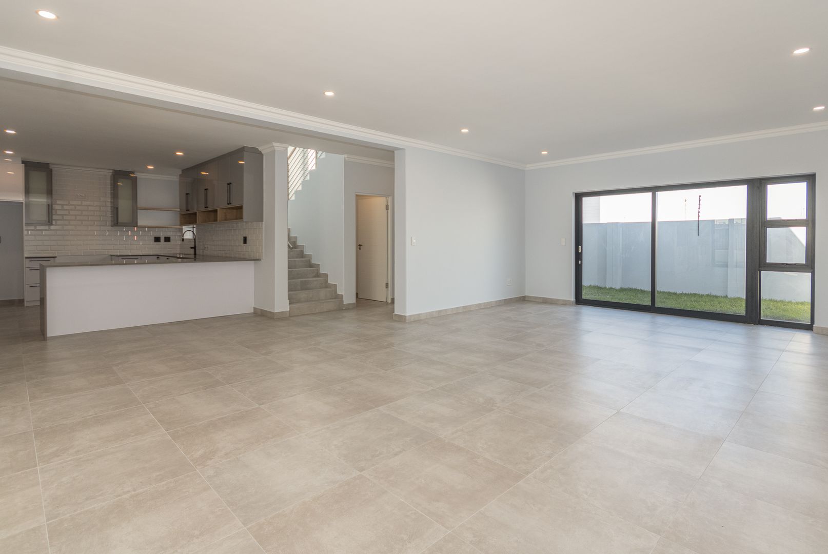 4 Bedroom House for sale in Sandown P24113825640