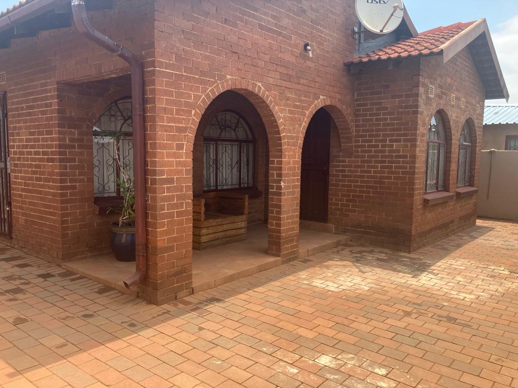 3 Bedroom House for sale in Ivory Park P24113816670