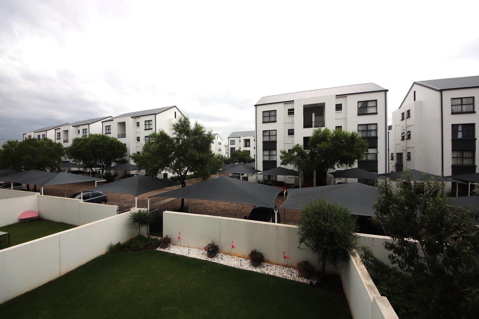 3 Bedroom Townhouse for sale in Greenstone Ridge P24113827475