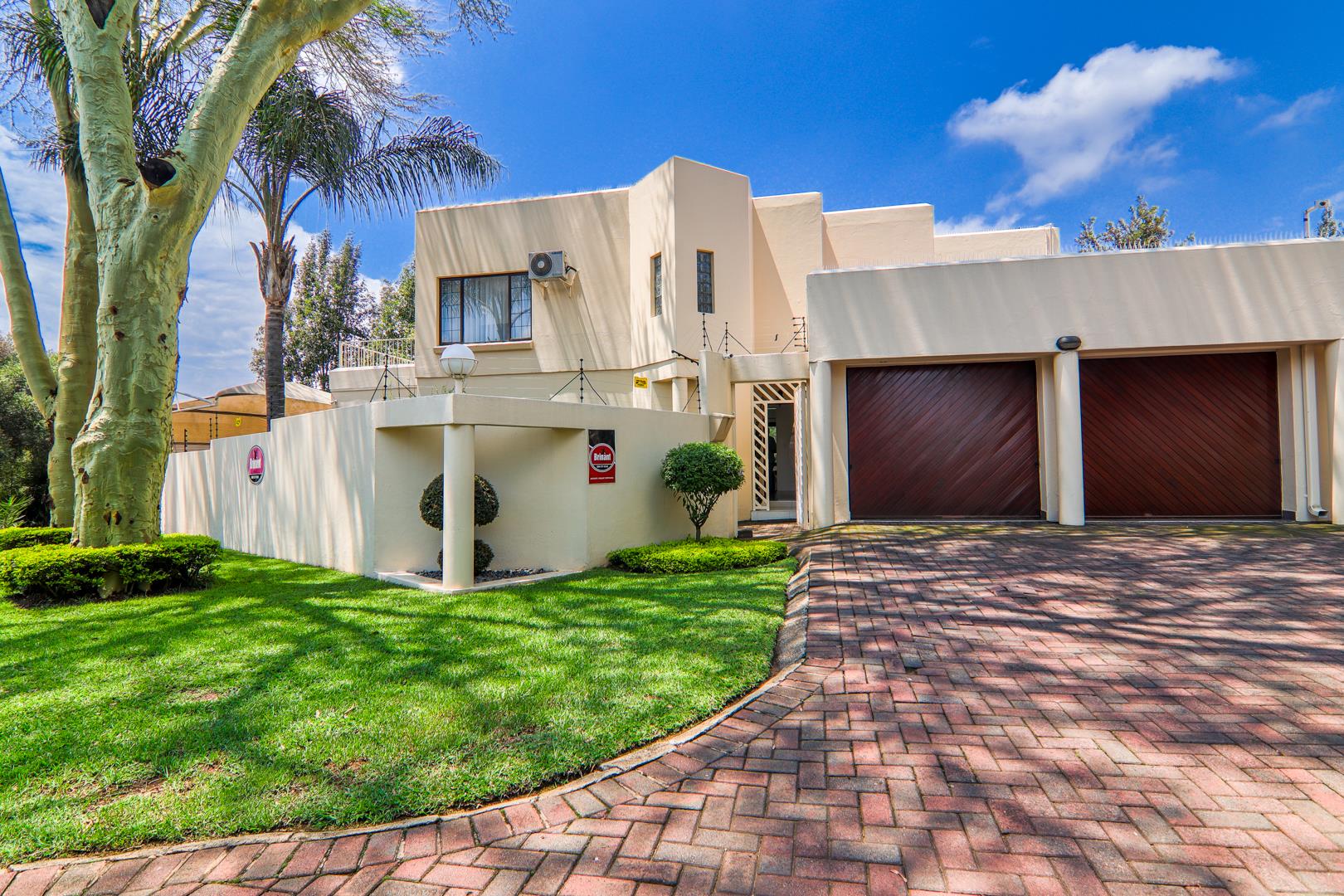 4 Bedroom House for sale in Faerie Glen P24113827783