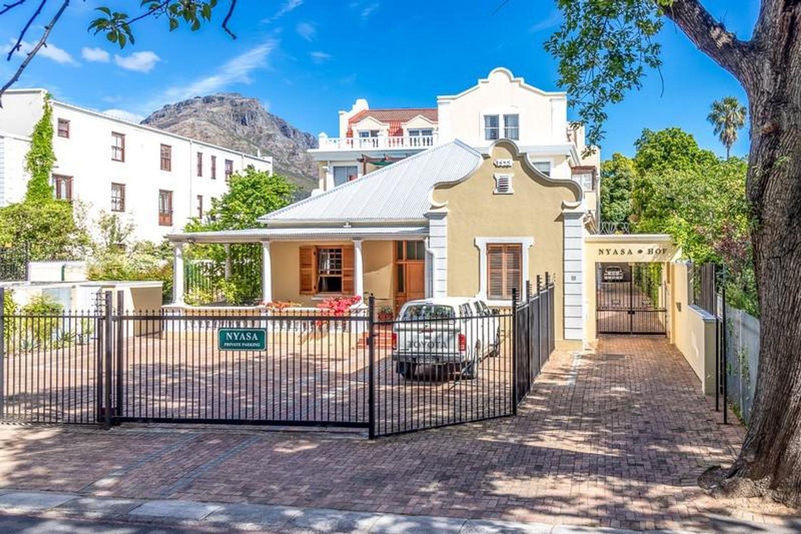 2 Bedroom Apartment / flat for sale in Stellenbosch Central P24110661345