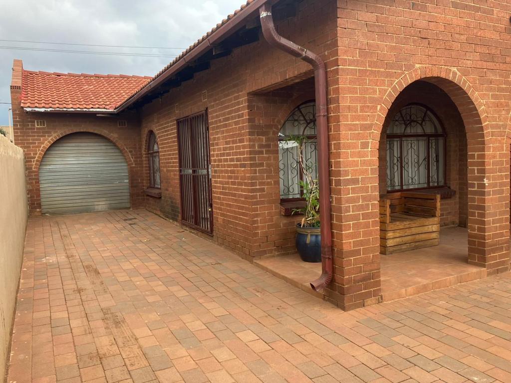 3 Bedroom House for sale in Ivory Park P24113703248