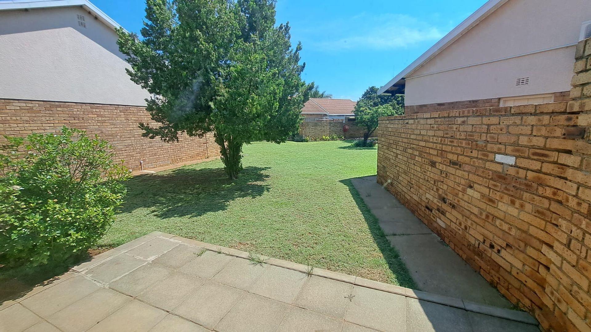 La Hoff Property Apartments / flats to rent in La Hoff