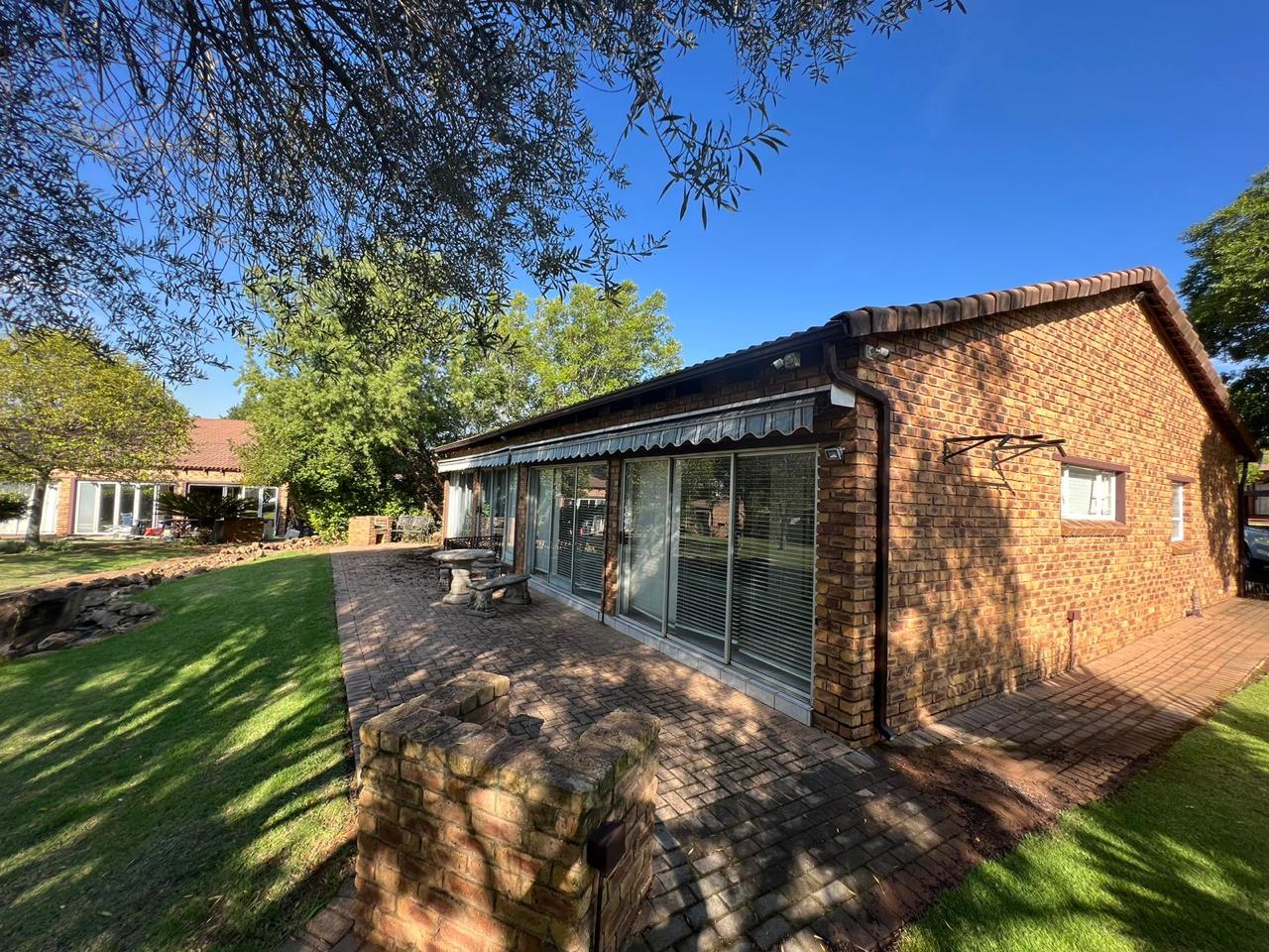 Apartments / flats for sale in Vanderbijlpark Vanderbijlpark Property