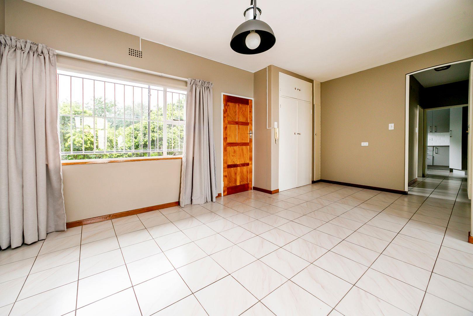 2 Bedroom Apartment / flat for sale in Linden P24113831733