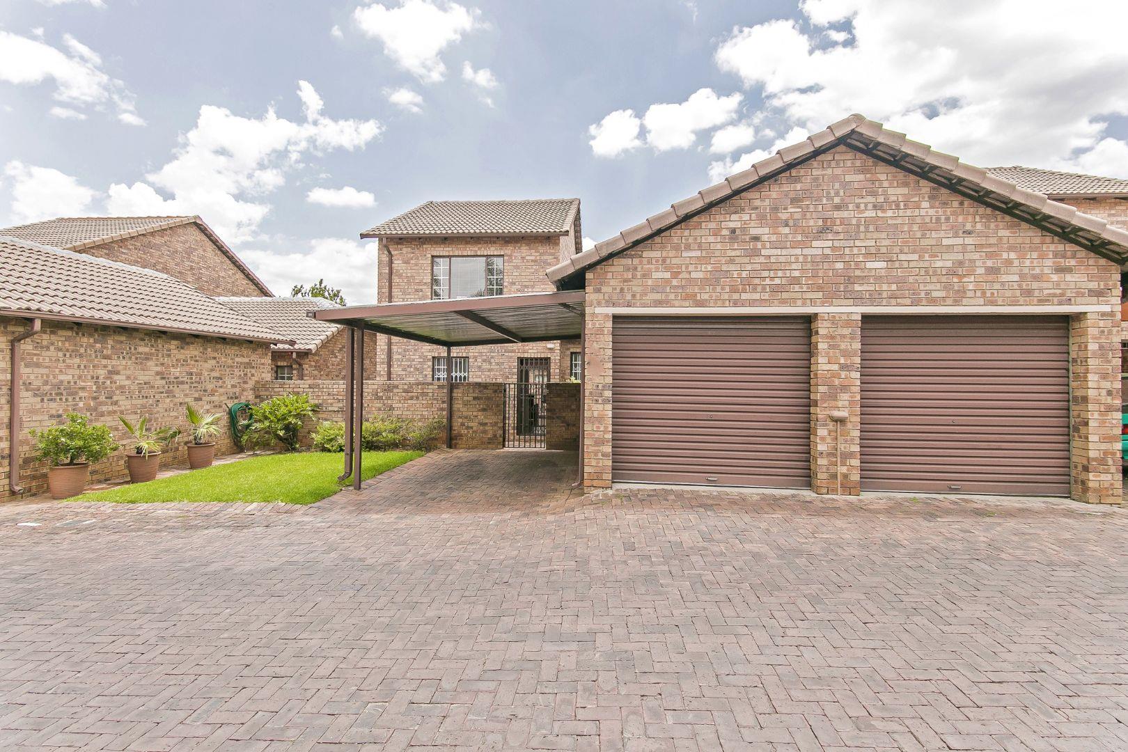 Weltevreden Park Property Property and houses for sale in Weltevreden