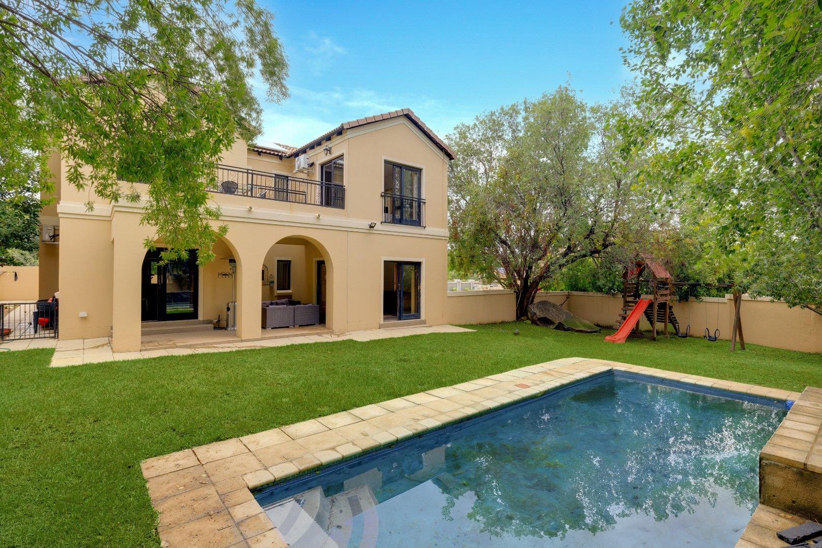 3 Bedroom House for sale in Broadacres P24113913207