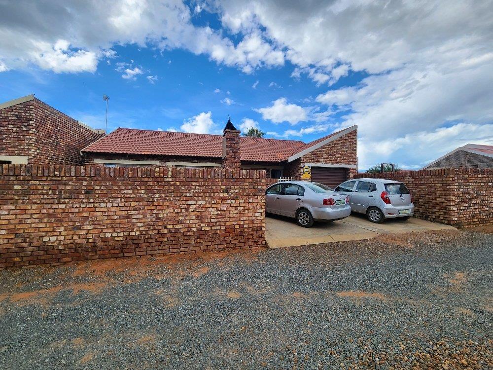 3 Bedroom House for sale in Camelot P24113451734