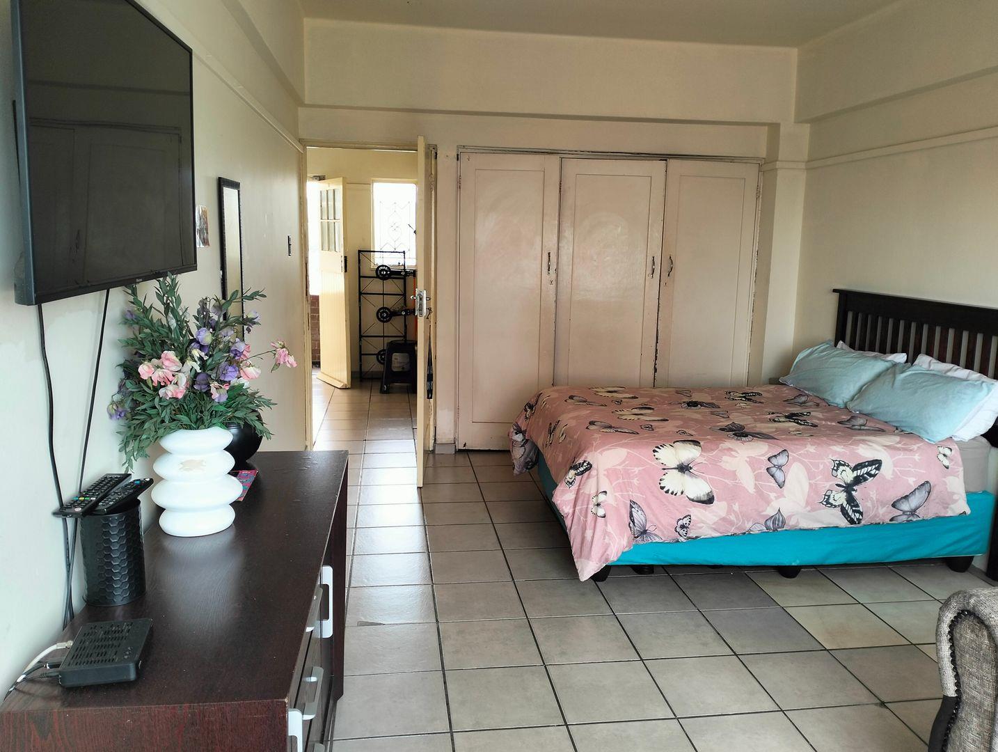 Central Property Apartments / flats for sale in