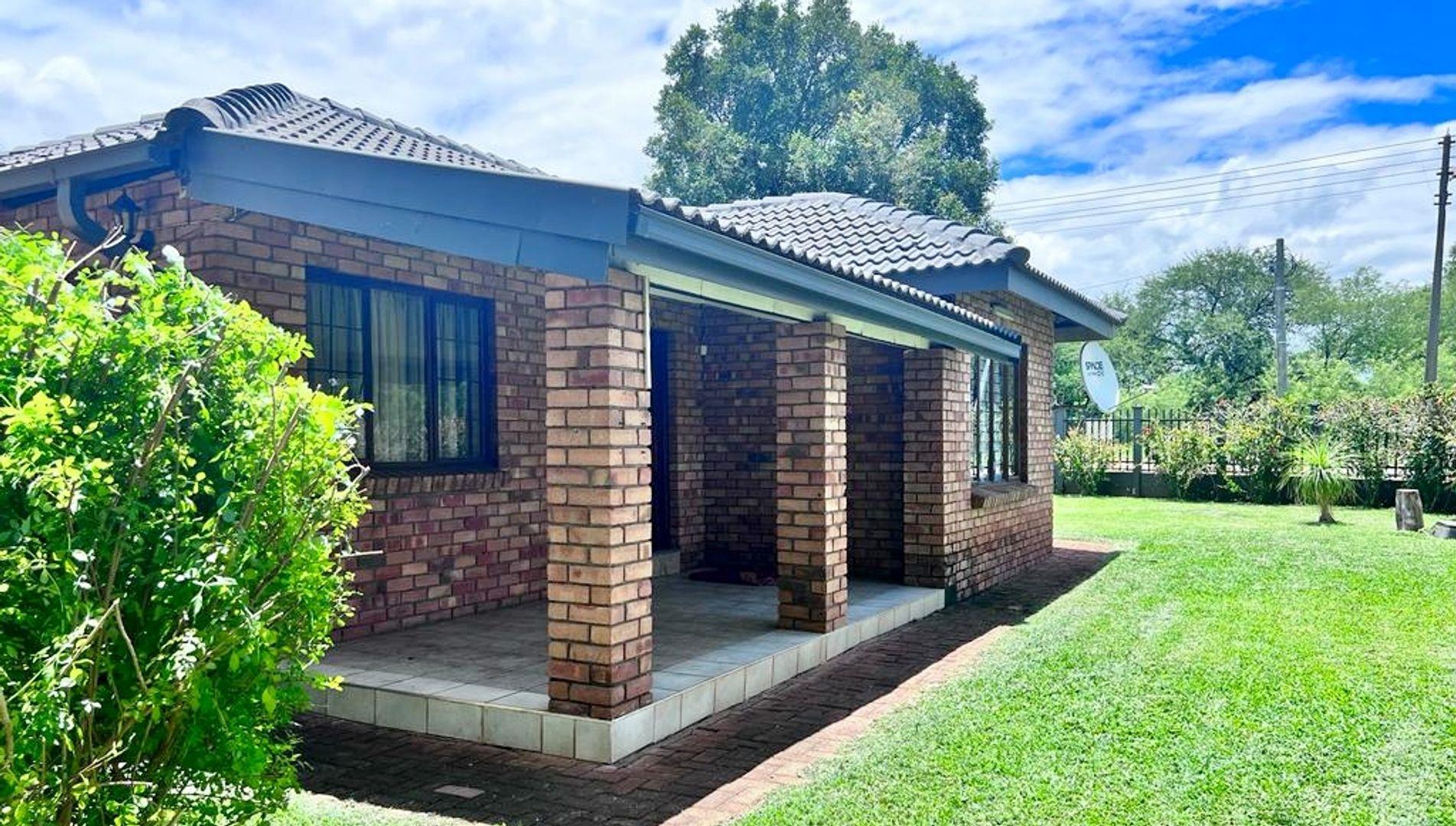 2 Bedroom House for sale in Komatipoort P24113834072