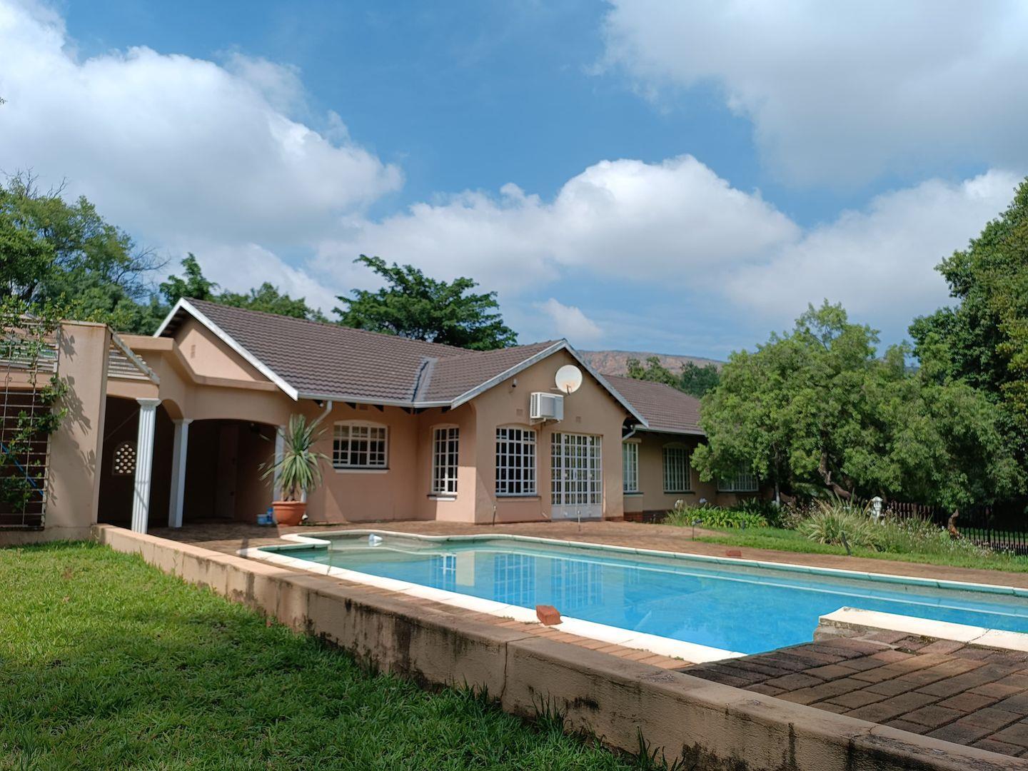 4 Bedroom House for sale in Protea Park P24113834179