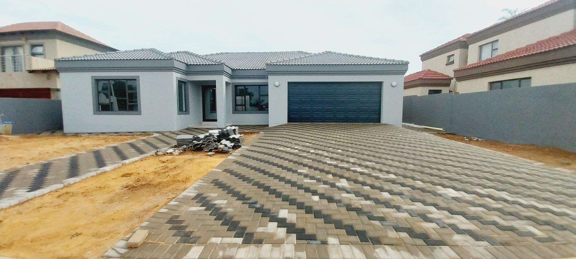 3 Bedroom House for sale in The Orchards P24113834591