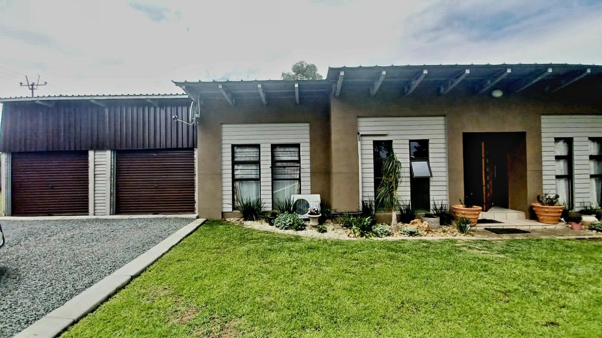 3 Bedroom House for sale in Kellys View P24113835046