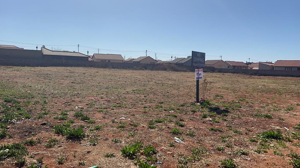 Vacant land / plot for sale in Johannesburg Central Naartjie Cres Protea Glen Extension 28