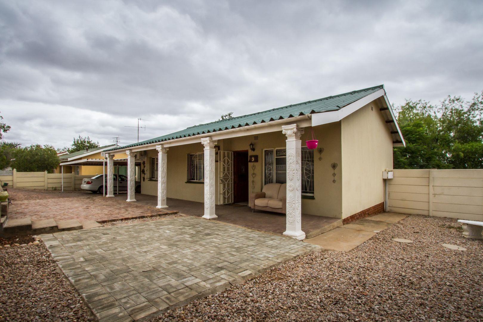 3 Bedroom House for sale in Oudtshoorn North 9 Johnson Crescent P24
