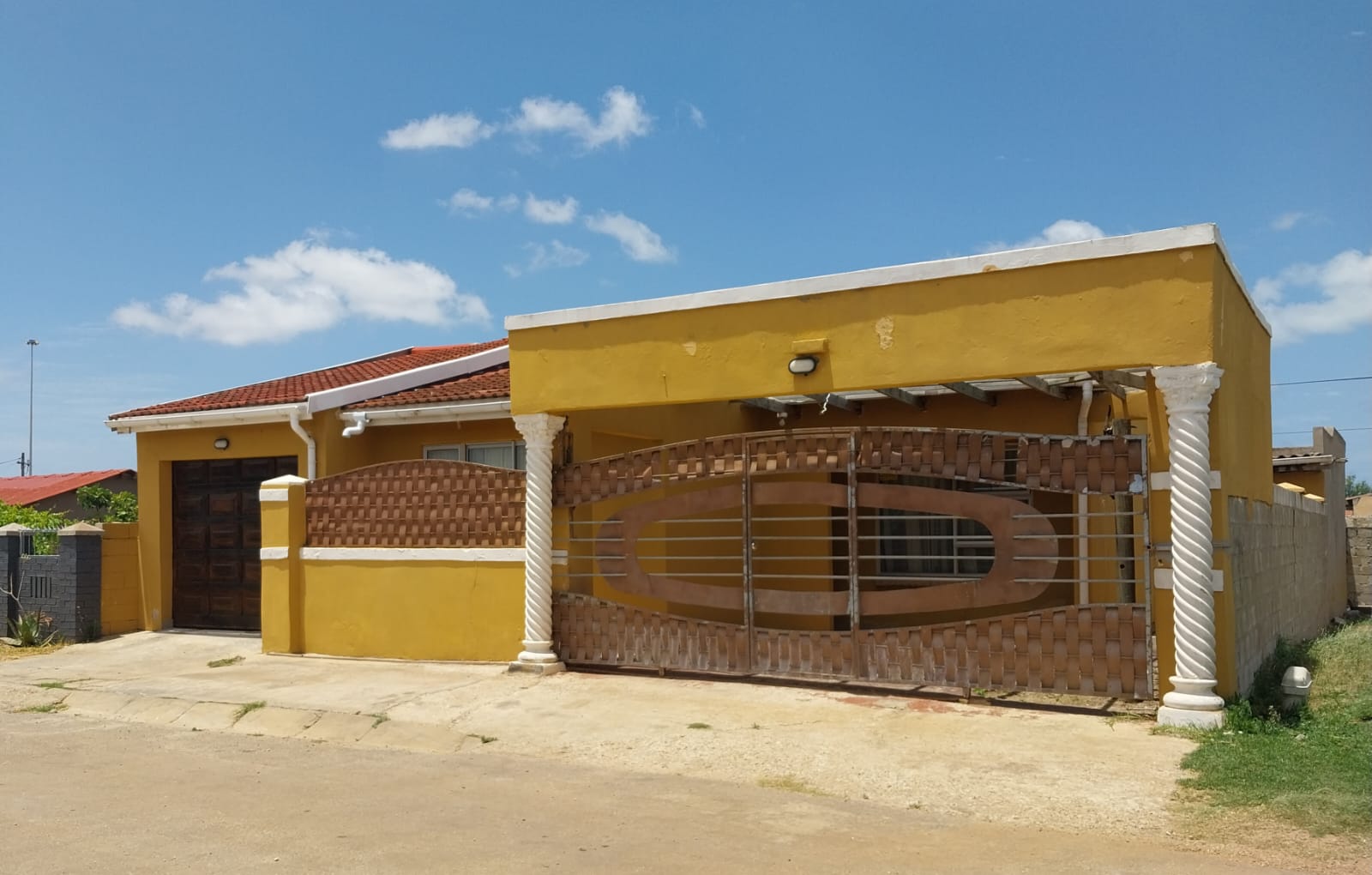 6 Bedroom House for sale in Motherwell Nu 4 P24113838000