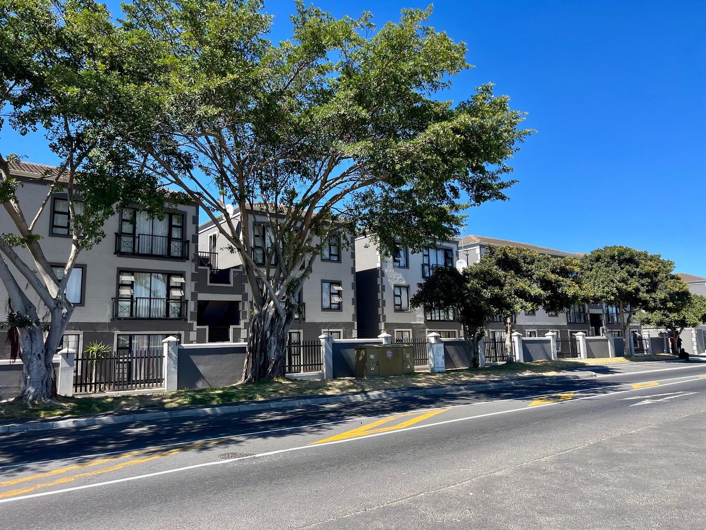 2 Bedroom Apartment / flat for sale in Parklands Park Avenue P24