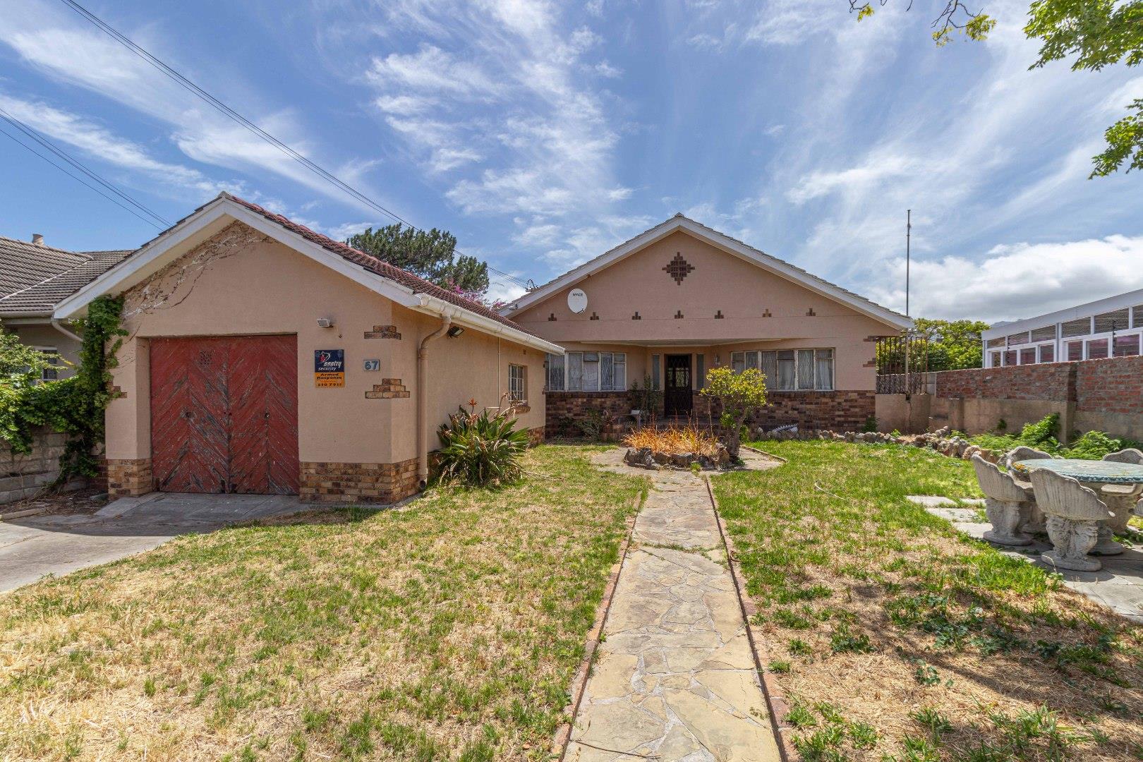 3 Bedroom House for sale in Diep River P24113838874