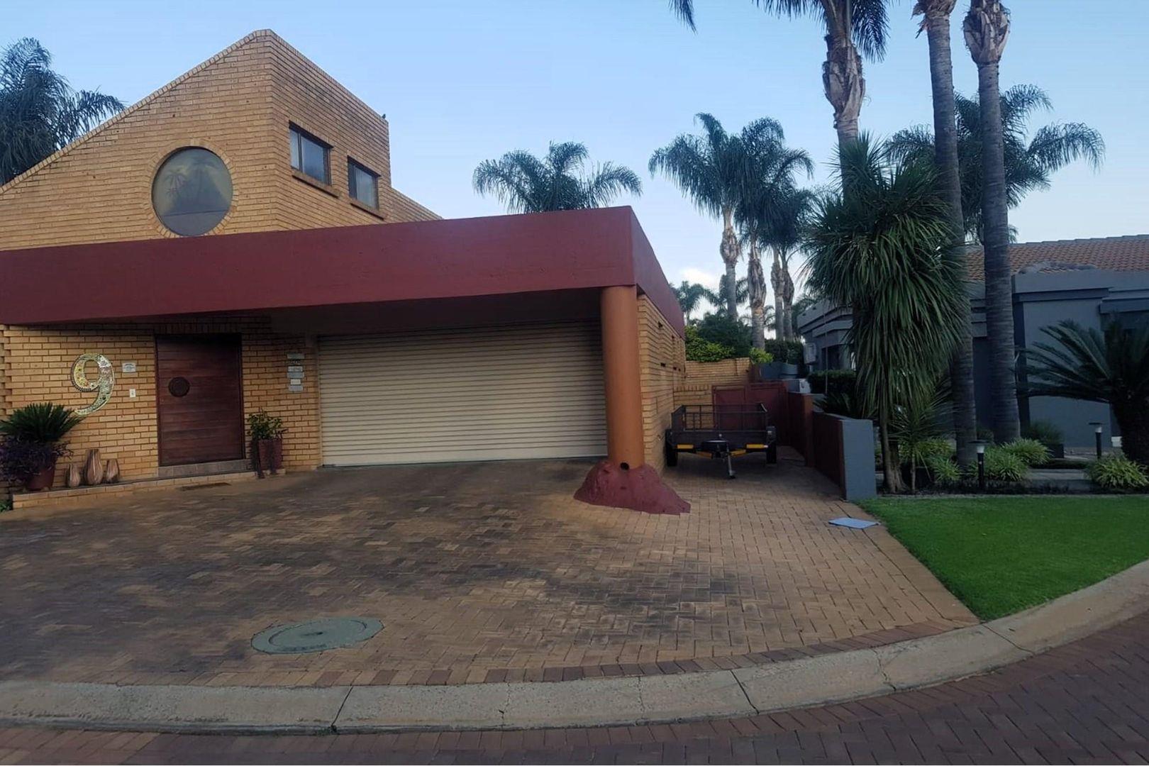 3 Bedroom House for sale in Sunward Park P24113838892