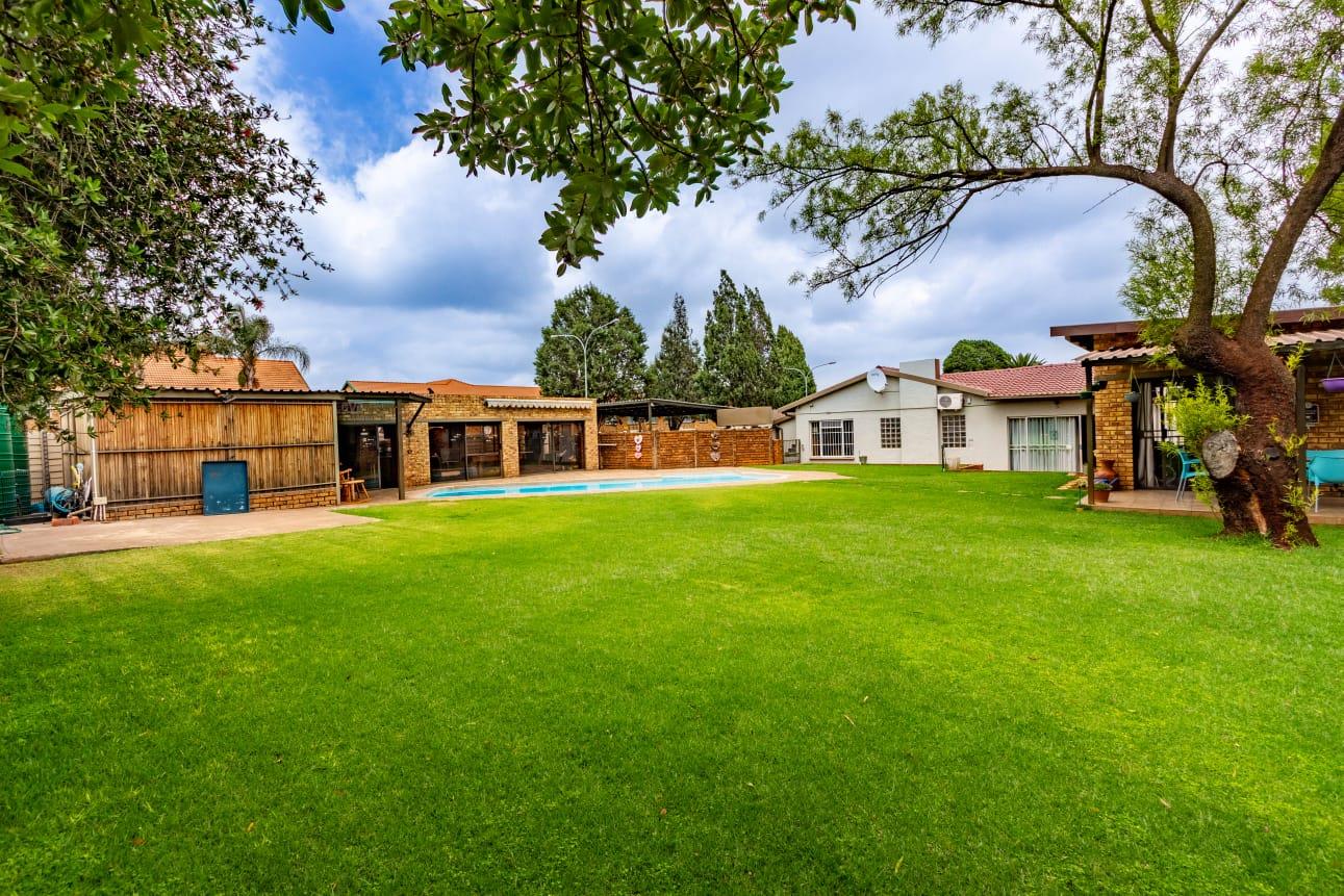 6 Bedroom House for sale in Allen Grove P24113840365