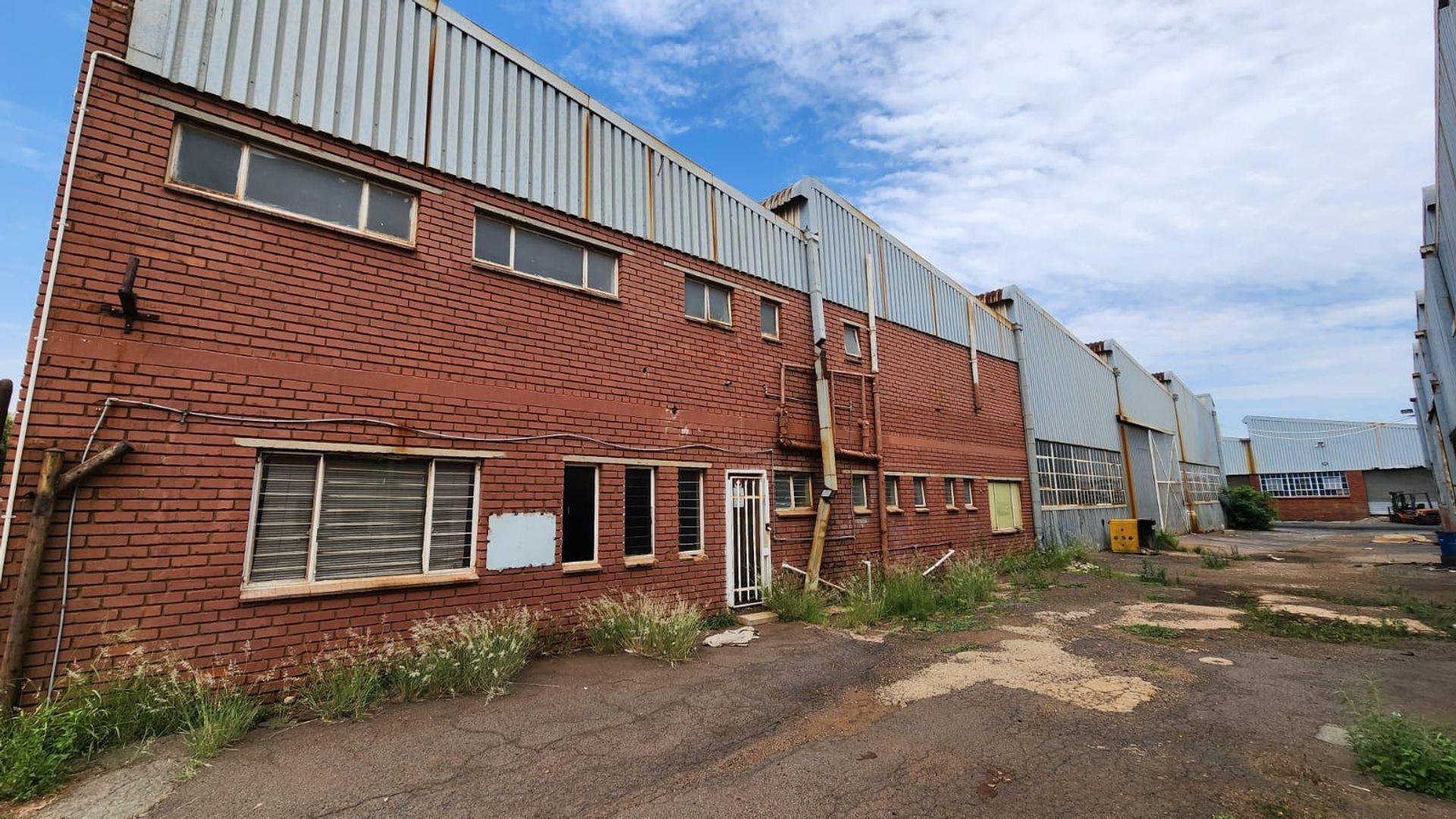 Industrial property to rent in Rosslyn Unit 3a Rosslyn, 3 Hennie
