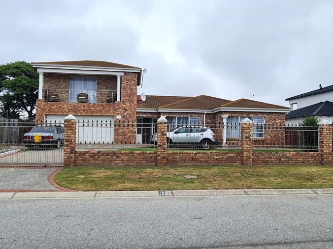 4 Bedroom House for Sale in Bluewater Bay