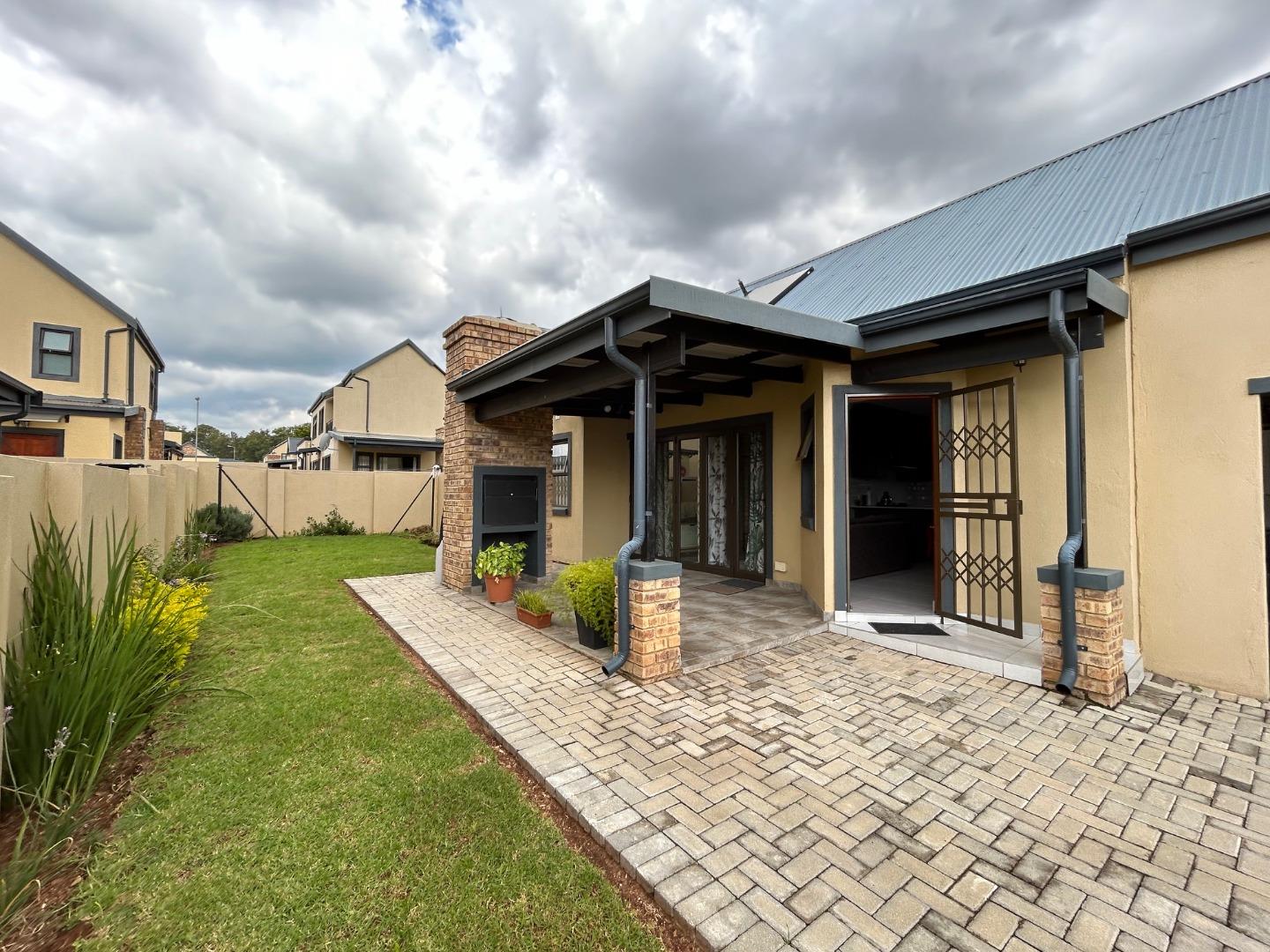 3 Bedroom House for sale in Willow Park Manor P24113843136