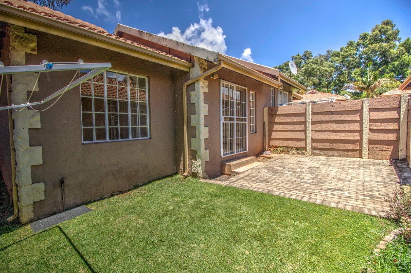 2 Bedroom Townhouse for sale in Birchleigh 16 Houtkapper Estate, 3