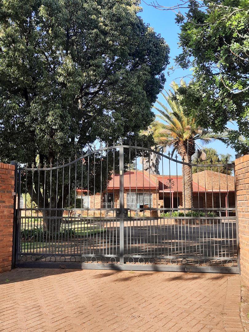 3 Bedroom House for sale in Brentwood Park AH P24112465025