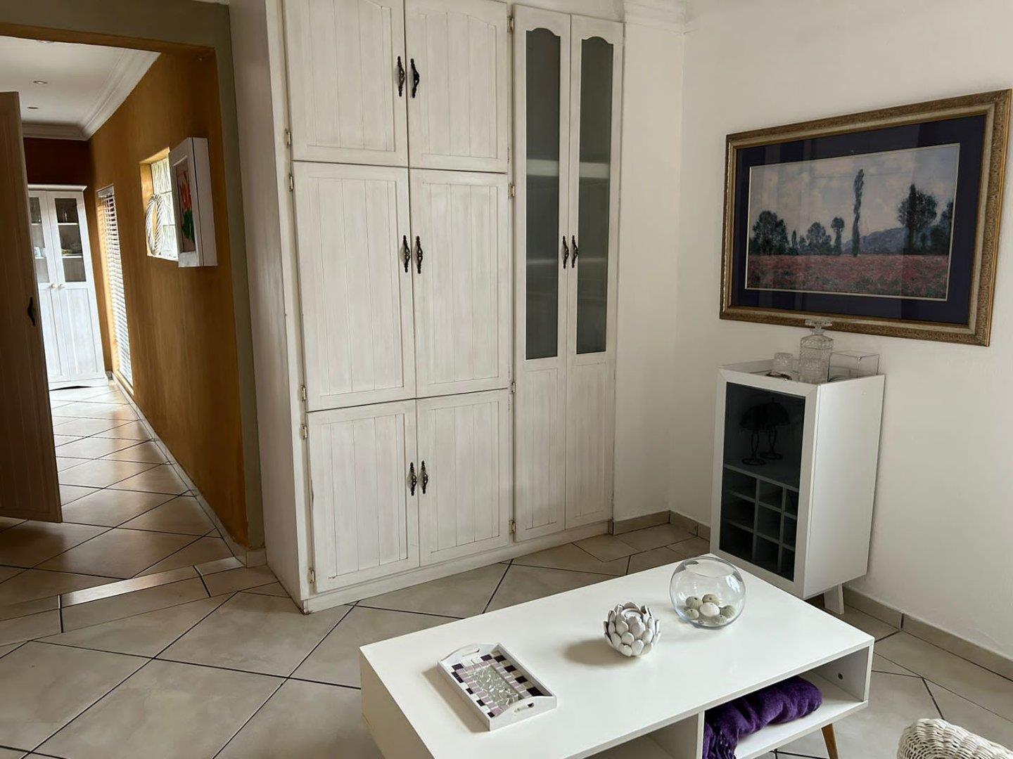 Fontainebleau Property Apartments / flats to rent in Fontainebleau