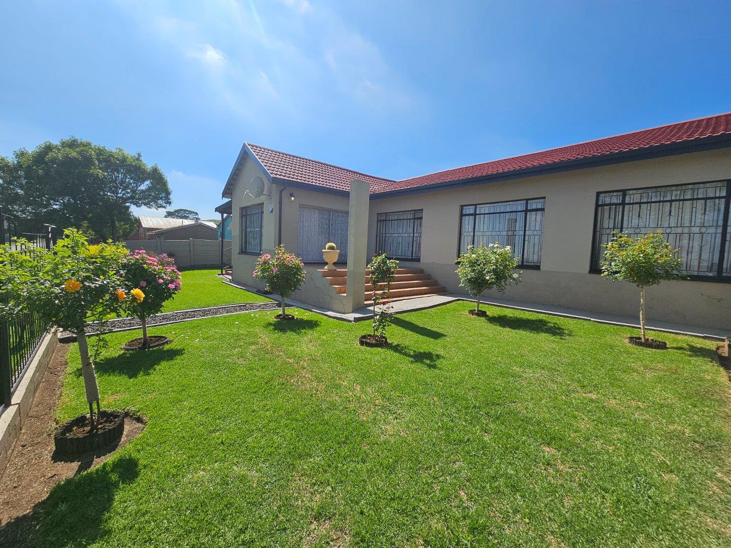 4 Bedroom House for sale in Bakenpark P24113844626